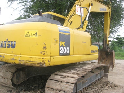 ขาย Komatsu PC 200-7 เอกสารอินวอยล์ ไฟ้ฟ้าครบแอร์เย็น โทร 088-4501277