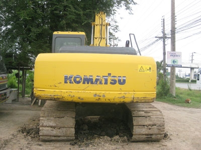 ขาย Komatsu PC 200-7 เอกสารอินวอยล์ ไฟ้ฟ้าครบแอร์เย็น โทร 088-4501277