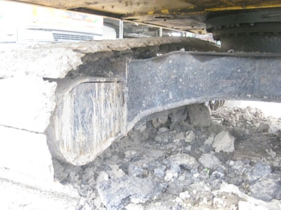 ขาย Komatsu PC 200-7 เอกสารอินวอยล์ ไฟ้ฟ้าครบแอร์เย็น โทร 088-4501277