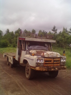 ขายด่วน  10  ล้อ เพลาเดียว  หางปลา