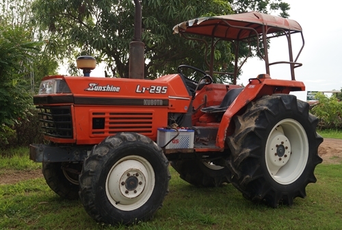 ขายรถไถ KUBOTA L1-295 ระบบ 4WD พวงมาลัยพาวเวอร์