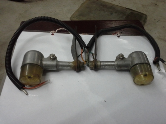 ขาย ท่อแต่ง และ ไฟเลี้ยวแต่ง สำหรับ sr/tw/ftr/และอื่นๆ