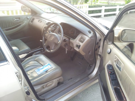 งูเห่าปี02 เครื่อง วีเทค เดิม ตัวท๊อป เบาะหนังปรับไฟฟ้า ม่านหลัง LPGหัวฉีด ลงเล่มแล้ว ราคาต่อรองได้คับ