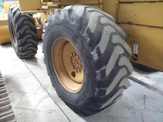 ขายรถตัก 910F ทำบุ้งกี๋ใหม่  สนใจติดต่อสอบถามได้ค่ะ 087-3310254 ค่ะ