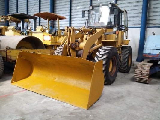 ขายรถตัก 910F ทำบุ้งกี๋ใหม่  สนใจติดต่อสอบถามได้ค่ะ 087-3310254 ค่ะ