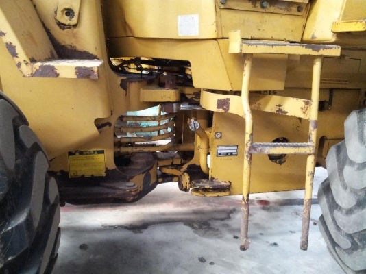 ขายรถตัก 910F ทำบุ้งกี๋ใหม่  สนใจติดต่อสอบถามได้ค่ะ 087-3310254 ค่ะ