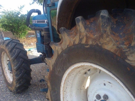 ขายแล้วคุณมติศักดิ์ รับรถไปแล้วครับ รถไถฟอร์ด6810 เทอร์โบ 2เพลา คาราโร่ ขอบคุณมากครับ