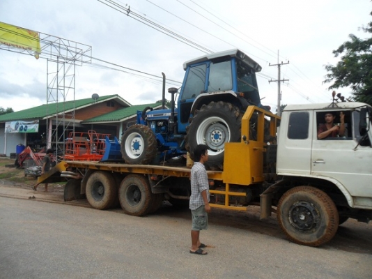 ขายแล้วคุณมติศักดิ์ รับรถไปแล้วครับ รถไถฟอร์ด6810 เทอร์โบ 2เพลา คาราโร่ ขอบคุณมากครับ