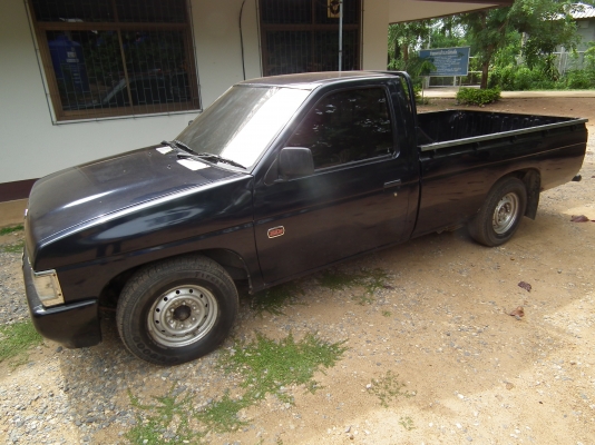 ขายกระบะนิสสัน Big M  ปี 93 หน้าลาว เครื่องแดง ละเอียด ทะเบียนเต็มพร้อมโอน