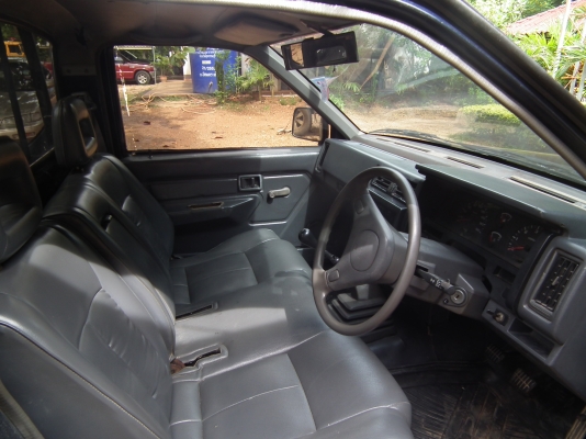 ขายกระบะนิสสัน Big M  ปี 93 หน้าลาว เครื่องแดง ละเอียด ทะเบียนเต็มพร้อมโอน