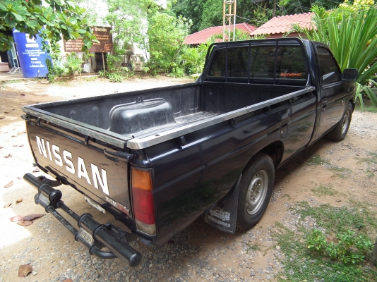 ขายกระบะนิสสัน Big M  ปี 93 หน้าลาว เครื่องแดง ละเอียด ทะเบียนเต็มพร้อมโอน