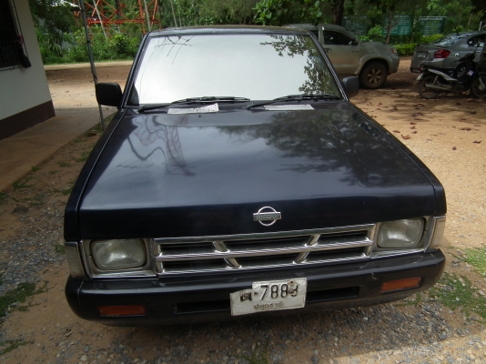 ขายกระบะนิสสัน Big M  ปี 93 หน้าลาว เครื่องแดง ละเอียด ทะเบียนเต็มพร้อมโอน