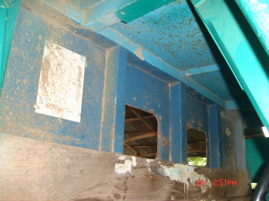 ขายรถเทลเลอร์บรรทุกรถเกี่ยว เครื่องยนต์ isuzu 6bf1 170 แรง  พวงมาลัยพาวเวอร์