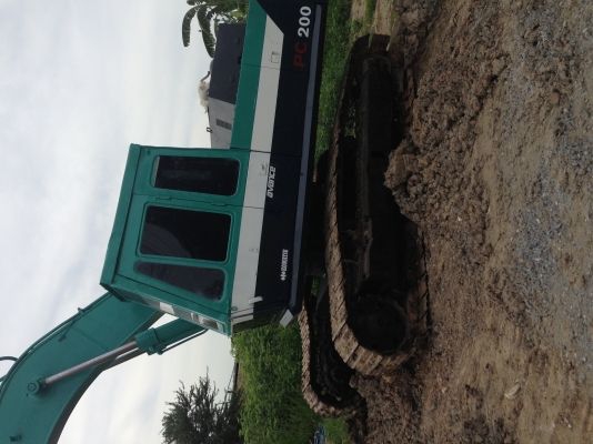ขาย KOMATSU PC 200-2  รถสภาพดี พร้อมใช้งาน ราคาต่อรองได้ มีแอร์พร้อม