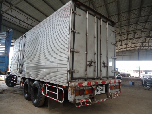 รถ 10ล้อ ISUZU