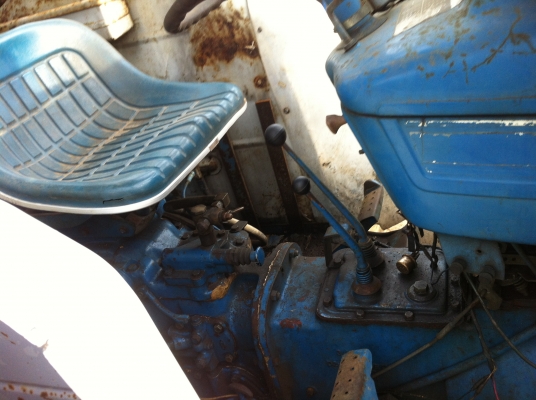 ขายรถไถฟอร์ด 3000 เก่านอก ขายรถไถฟอร์ด 3000 เก่านอก