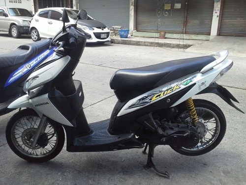 click ปี 50 สีขาว รถบ้านเดิมๆ เครื่องเดิม แน่นๆ เอกสารครบ ซื้อใช้คุ้มแน่นอน