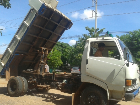 ขาย 6 ล้อดั้ม HINO FC 150 แรง (FC142A)(WO6D) ปี 42 ดั้มยิงหน้า คัซซีใหญ่ ๆ ช่วงล่างใหญ่ F หน้า+หลังแล้ว พวงมาลัยพาวเวอร์ สภาพสวยมาก พร้อมใช้งานสุดๆ ขาย 6 ล้อดั้ม HINO FC 150 แรง (FC142A)(WO6D) ปี 42 ดั้มยิงหน้า คัซซีใหญ่ ๆ ช่วงล่างใหญ่ F หน้า+หลังแล้ว พวงมาลัยพาวเวอร์ สภาพสวยมาก พร้อมใช้งานสุดๆ