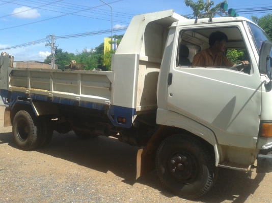 ขาย 6 ล้อดั้ม HINO FC 150 แรง (FC142A)(WO6D) ปี 42 ดั้มยิงหน้า คัซซีใหญ่ ๆ ช่วงล่างใหญ่ F หน้า+หลังแล้ว พวงมาลัยพาวเวอร์ สภาพสวยมาก พร้อมใช้งานสุดๆ ขาย 6 ล้อดั้ม HINO FC 150 แรง (FC142A)(WO6D) ปี 42 ดั้มยิงหน้า คัซซีใหญ่ ๆ ช่วงล่างใหญ่ F หน้า+หลังแล้ว พวงมาลัยพาวเวอร์ สภาพสวยมาก พร้อมใช้งานสุดๆ