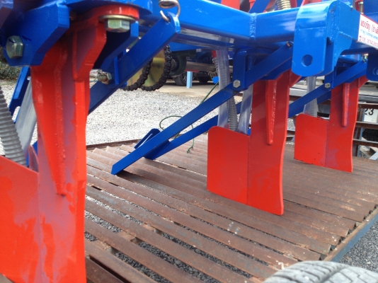 ขายเครื่องหยอดข้าวโพด 3 ร่อง(เครื่องใหม่) ช่างคิด ขายเครื่องหยอดข้าวโพด 3 ร่อง(เครื่องใหม่) ช่างคิด