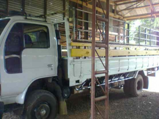 NISSAN  UD 125 แรงม้าปี 48  ยาว 5.50