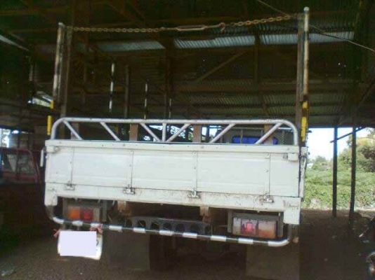 NISSAN  UD 125 แรงม้าปี 48  ยาว 5.50