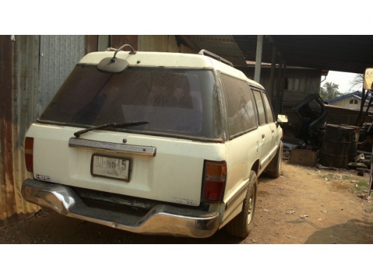 โตโยต้า ฮีโร่ แวน 5 ประตู