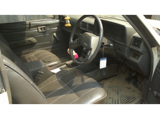 โตโยต้า ฮีโร่ แวน 5 ประตู