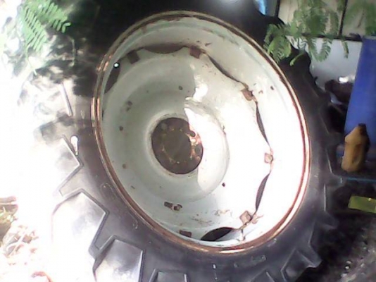 ยางรถไถใหญ่(บาง)