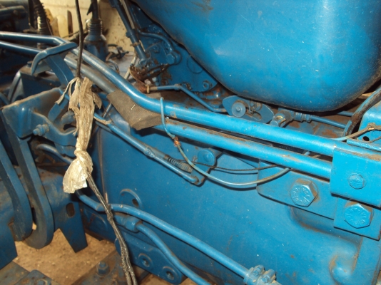 ขายรถไถ ฟอร์ด 6600 ทะเบียนพร้อมโอนอยู่ที่ อ.ทองแสนขัน จ.อุตรดิตถ์ เจ้าของขายเอง โทรเลย 087 - 8438973 ชื่อ ...พี่แดง..