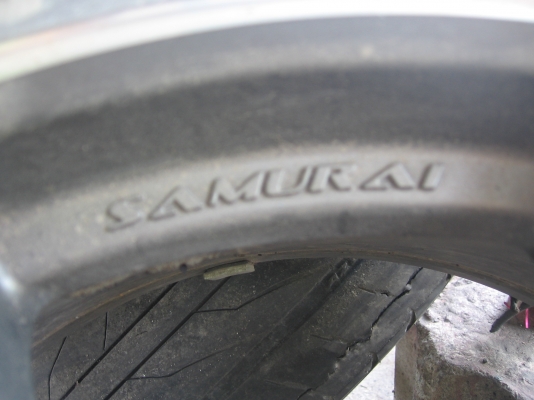 ล้อแม็กขอบ 17 สักชุด 4 รู 100 พร้อมยาง ลดแล้วอยากขาย