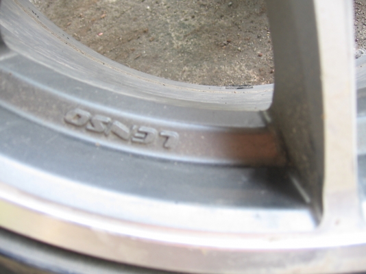 ล้อแม็กขอบ 17 สักชุด 4 รู 100 พร้อมยาง ลดแล้วอยากขาย