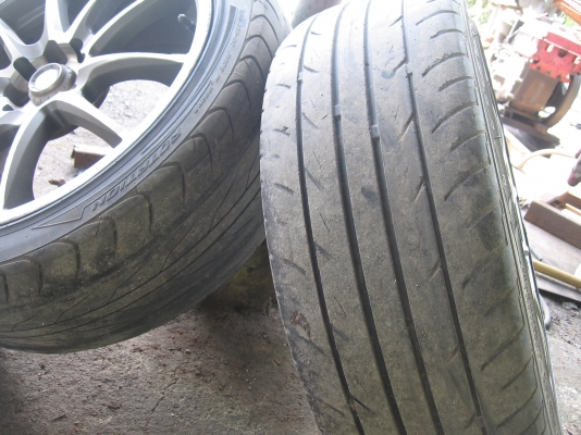 ล้อแม็กขอบ 17 สักชุด 4 รู 100 พร้อมยาง ลดแล้วอยากขาย