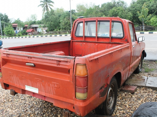 ฟอรด์ คูเรียร์ 4 ขอแท้แห้งๆ เลยครับสำหรับผู้ที่ชื่นชอบบอดี้นี้ครับ