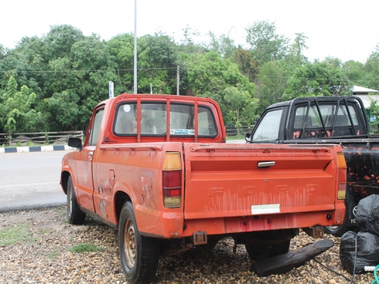 ฟอรด์ คูเรียร์ 4 ขอแท้แห้งๆ เลยครับสำหรับผู้ที่ชื่นชอบบอดี้นี้ครับ