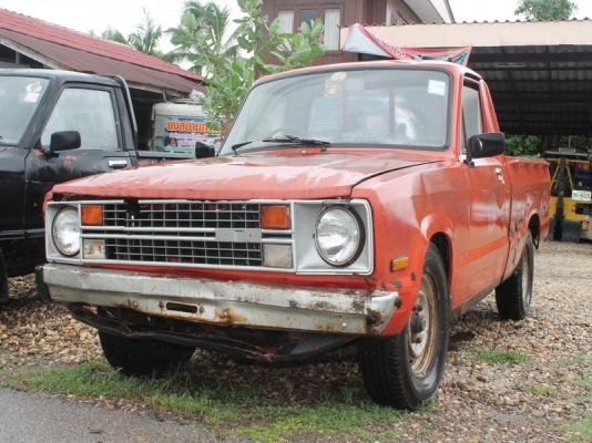 ฟอรด์ คูเรียร์ 4 ขอแท้แห้งๆ เลยครับสำหรับผู้ที่ชื่นชอบบอดี้นี้ครับ