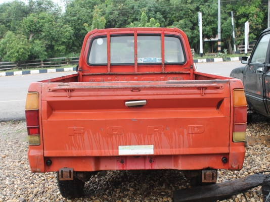 ฟอรด์ คูเรียร์ 4 ขอแท้แห้งๆ เลยครับสำหรับผู้ที่ชื่นชอบบอดี้นี้ครับ