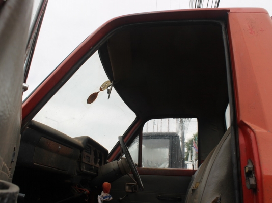 ฟอรด์ คูเรียร์ 4 ขอแท้แห้งๆ เลยครับสำหรับผู้ที่ชื่นชอบบอดี้นี้ครับ