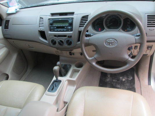 vigo 2.7G AT 4WD Extra Cab สีบรอนด์เงิน ปี2005