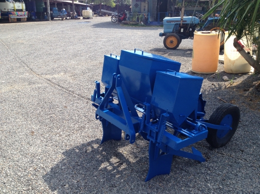 มาแล้ว!!!เครื่องหยอดข้าวโพด/ถั่ว/ทานตะวัน สภาพ80เปอเซ็น