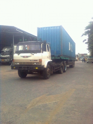 หัวลาก 10 ล้อ