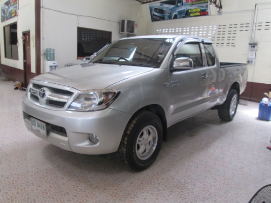 vigo 2.7G AT Extra Cab สีบรอนด์เงิน ปี2008