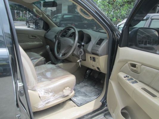 vigo 2.5E MT VNT Prerunner Double Cab สีดำ ปี2011