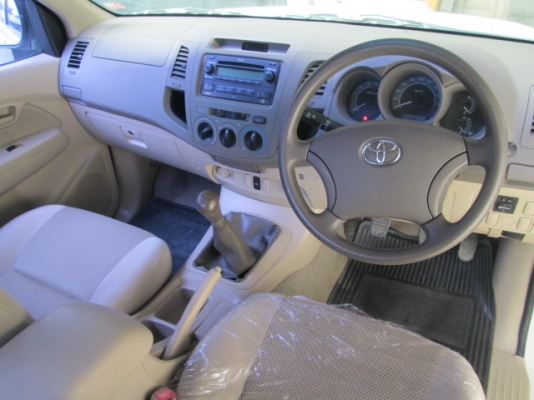 vigo 2.5E MT Extra Cab สีขาว ปี2007