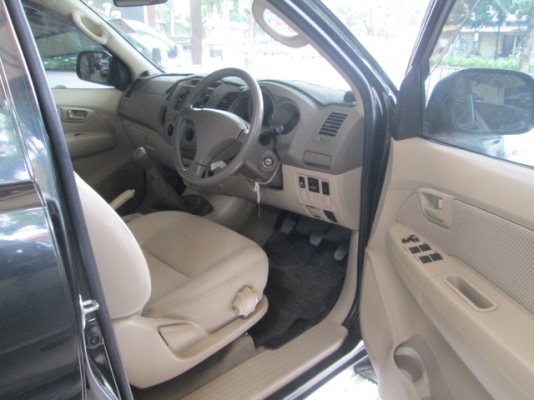 vigo 2.5E MT 4WD Double Cab สีดำ ปี2008