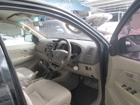 vigo 3.0G MT 4WD Double Cab สีดำ ปี2006