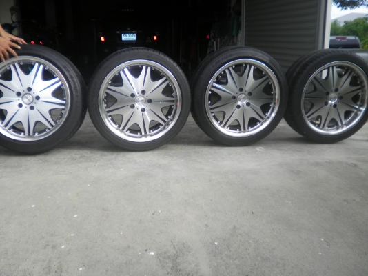 18VIP งามๆพร้อมยาง215/45/18