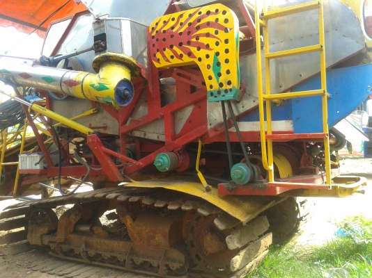 ขายรถเกี่ยวข้าวเกษตรพัฒนา ไอ้หนุ่มไวไฟ 210เทอร์โบ