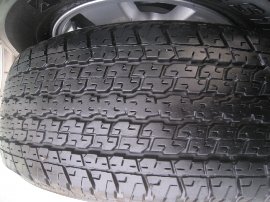 ขายล้อแม็ก Toyota vigo 16"x7" et30 6รู139 + ยางปี4811  สนใจติดต่อเล็กคลองสาม (081-3747940)