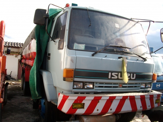 ขาย isuzu rocky 210 รถบรรทุกน้ำมัน